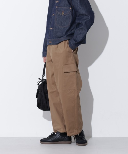 Apo(s)ture(アポスチャー)の「LUCAS-002/サテンストレッチカーゴパンツ(カーゴパンツ・メンズ・ベージュ/モカ/ネイビー/ブラック・XS/S/M/L/XL)」の12枚目の写真