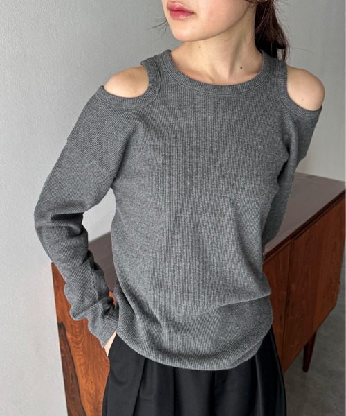 feepur(フェピュール)の「オープンショルダーワッフルロンTee(Tシャツ/カットソー・レディース・ブラック/オフホワイト/チャコールグレー・MEDIUM)」の3枚目の写真