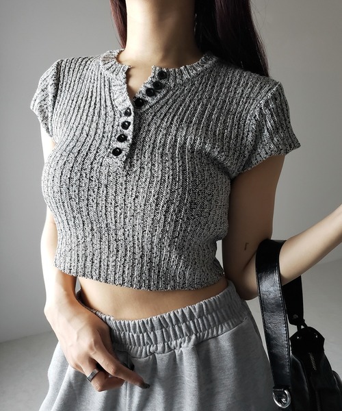 me+em select(ミームセレクト)の「【 3color 】キーネックショートサマーリブニットトップス / Key neck short summer rib knit tops(ニット/セーター・レディース・グレー/アイボリー/ブラック・FREE)」の10枚目の写真