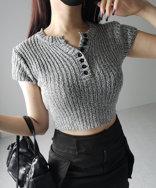 me+em select(ミームセレクト)の「【 3color 】キーネックショートサマーリブニットトップス / Key neck short summer rib knit tops(ニット/セーター・レディース・グレー/アイボリー/ブラック・FREE)」の5枚目の写真