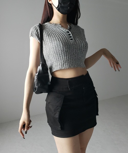 me+em select(ミームセレクト)の「【 3color 】キーネックショートサマーリブニットトップス / Key neck short summer rib knit tops(ニット/セーター・レディース・グレー/アイボリー/ブラック・FREE)」の7枚目の写真