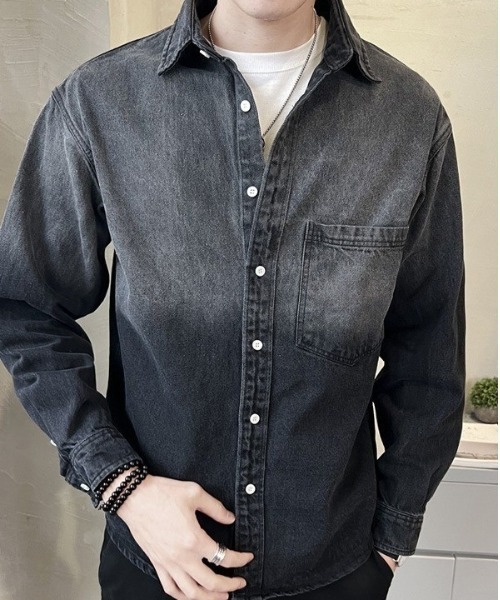 CREARE -LINO-（クレアーレリノ）の「ヴィンテージライク グラデーションデニムシャツ/Y2K（シャツ/ブラウス・メンズ・ブラック・MEDIUM/LARGE）」の7枚目の写真