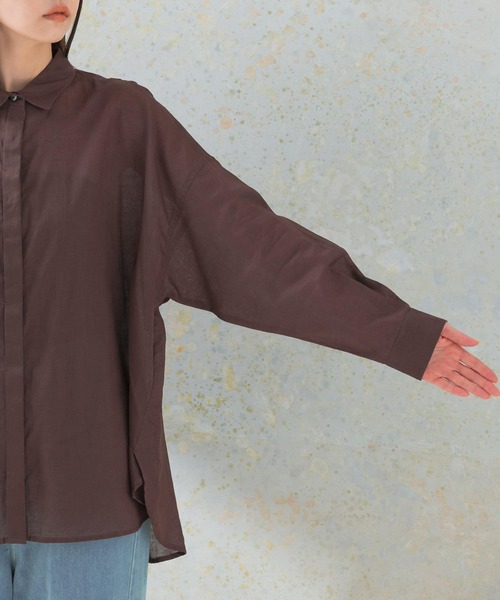 URBAN RESEARCH ROSSO WOMEN(アーバンリサーチ ロッソ)の「オーバーサイズシャツ(シャツ/ブラウス・レディース・ベージュ/カーキ/ブラウン・FREE)」の20枚目の写真