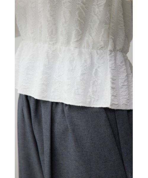 AZUL by moussy(アズールバイマウジー)の「フクレジャガードトップス(Tシャツ/カットソー・レディース・ブラック/アイボリー/ダークグリーン・FREE)」の13枚目の写真