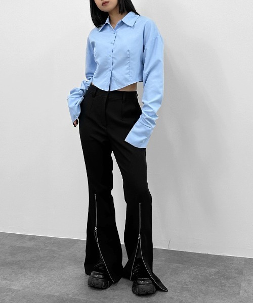 LVEU.(ラブユ.)の「【LVEU.】シャーリングスリーブクロップドシャツ / トップス シャツ クロップド ショート シャーリング モード系 長袖 モード ブラック ブルー(シャツ/ブラウス・レディース・ブルー/ホワイト・FREE)」の3枚目の写真