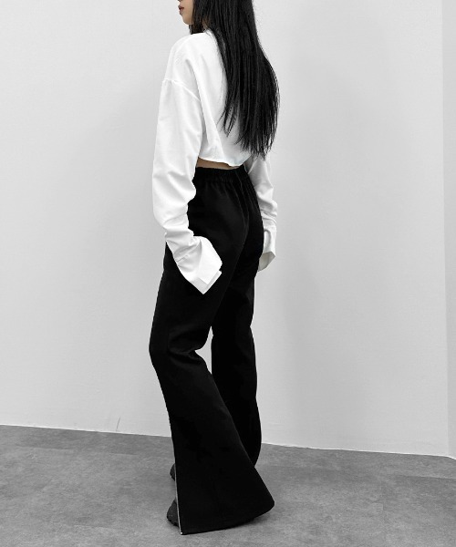 LVEU.(ラブユ.)の「【LVEU.】シャーリングスリーブクロップドシャツ / トップス シャツ クロップド ショート シャーリング モード系 長袖 モード ブラック ブルー(シャツ/ブラウス・レディース・ブルー/ホワイト・FREE)」の17枚目の写真