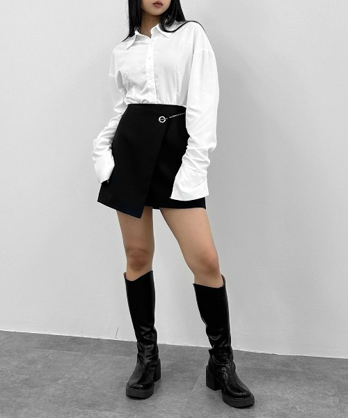 LVEU.(ラブユ.)の「【LVEU.】シャーリングスリーブクロップドシャツ / トップス シャツ クロップド ショート シャーリング モード系 長袖 モード ブラック ブルー(シャツ/ブラウス・レディース・ブルー/ホワイト・FREE)」の6枚目の写真