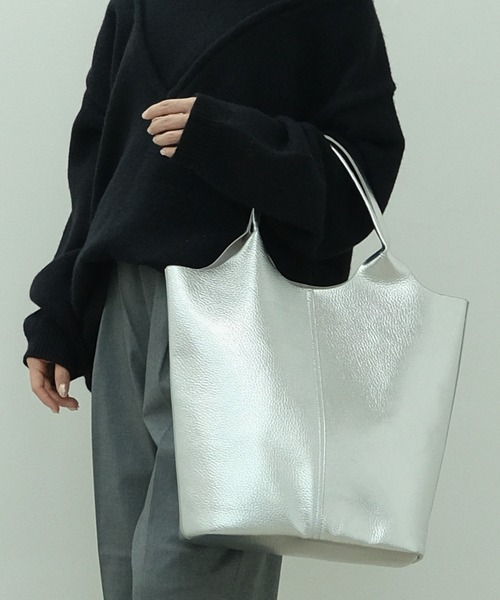 HEILIS（ヘイリス）の「【A4サイズ収納可能】軽量縦型トートバッグ / 無地 ブラック シルバー ハンドバッグ《PC・タブレット収納可能で通勤/通学に！》（トートバッグ・レディース・シルバー/ブラック・FREE）」の7枚目の写真