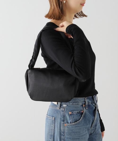 LE TALON(ルタロン)の「LE VERNIS/ル・ベルニ Candy satin bag(ハンドバッグ・レディース・ブラック・FREE)」の2枚目の写真