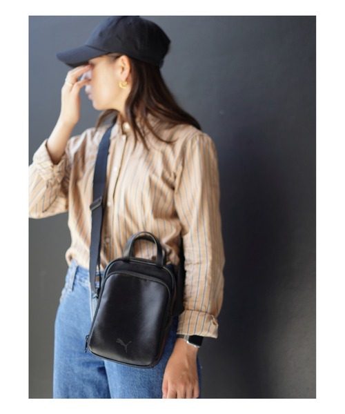 PUMA(プーマ)の「PUMA プーマ ユニセックス プーマ スモール ショルダーバッグ 3.5L(ショルダーバッグ・メンズ・サンドベージュ/ブラック・フリー)」の9枚目の写真