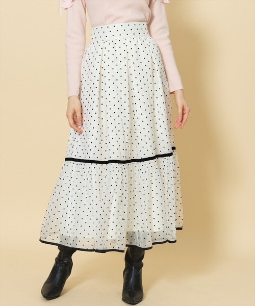 SWINGLE(スウィングル)の「フロッキードット切替ボリュームフレアスカート(スカート・レディース・ホワイト系その他/グレー系その他/ブラック系その他・FREE)」の8枚目の写真