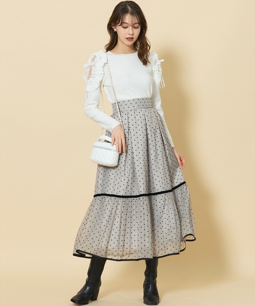 SWINGLE(スウィングル)の「フロッキードット切替ボリュームフレアスカート(スカート・レディース・ホワイト系その他/グレー系その他/ブラック系その他・FREE)」の11枚目の写真