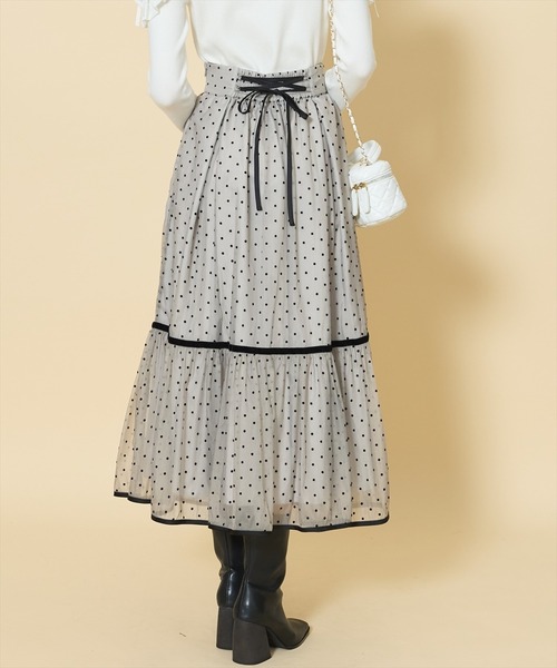 SWINGLE(スウィングル)の「フロッキードット切替ボリュームフレアスカート(スカート・レディース・ホワイト系その他/グレー系その他/ブラック系その他・FREE)」の14枚目の写真
