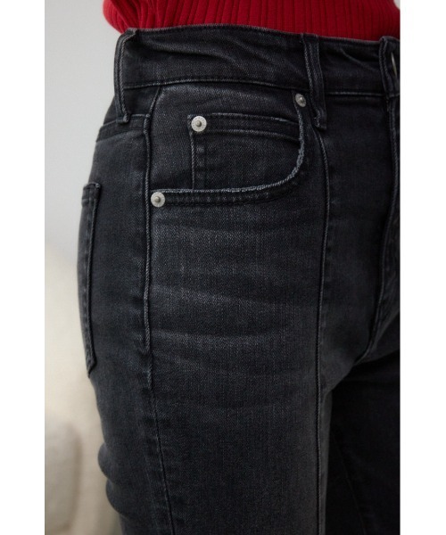 AZUL by moussy（アズールバイマウジー）の「AZUL DENIM オーバーダイ切替フレアデニム（デニムパンツ・レディース・ライトブラック/ブルー・SMALL/MEDIUM）」の11枚目の写真