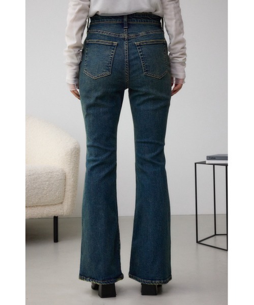 AZUL by moussy（アズールバイマウジー）の「AZUL DENIM オーバーダイ切替フレアデニム（デニムパンツ・レディース・ライトブラック/ブルー・SMALL/MEDIUM）」の18枚目の写真