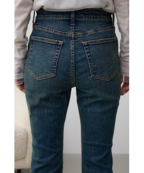 AZUL by moussy（アズールバイマウジー）の「AZUL DENIM オーバーダイ切替フレアデニム（デニムパンツ・レディース・ライトブラック/ブルー・SMALL/MEDIUM）」の20枚目の写真