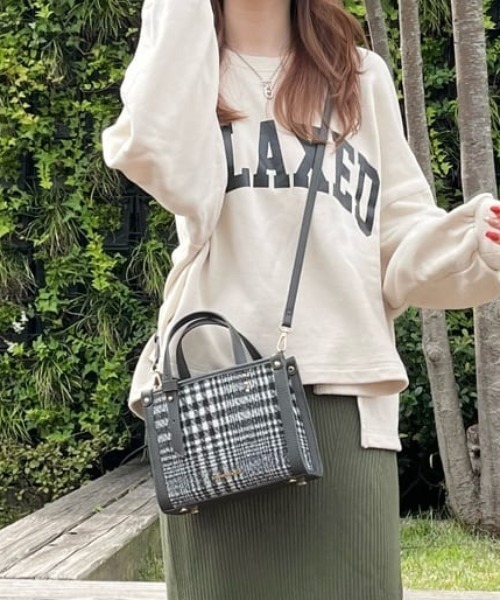 SAMANTHAVEGA(サマンサベガ)の「チェック横型ショルダーバッグ(ショルダーバッグ・レディース・レッド/ブラウン/ブラック・FREE)」の2枚目の写真