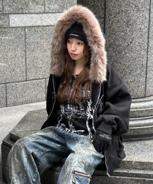 XU（エックスユー）の「【Never mind the XU】fur hoodie / 【ネバーマインド ザ エックスユー】ファージップパーカー  <着用動画あり>（パーカー・レディース・グレー/ブラック・ONE SIZE）」の16枚目の写真