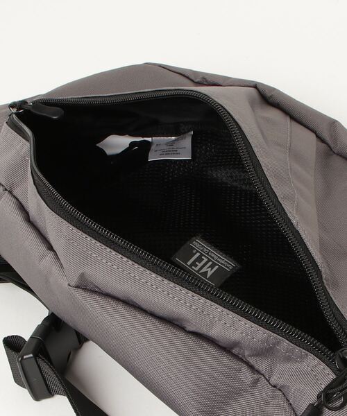MEI（メイ）の「ST: MEI メイ BOTTOMLINE L ボトムライン Lサイズ　ボディバッグ（ボディバッグ/ウエストポーチ・レディース・ブラック/グレー/ベージュ・FREE）」の4枚目の写真
