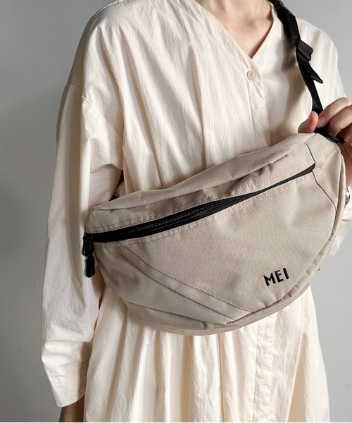 MEI（メイ）の「ST: MEI メイ BOTTOMLINE L ボトムライン Lサイズ　ボディバッグ（ボディバッグ/ウエストポーチ・レディース・ブラック/グレー/ベージュ・FREE）」の3枚目の写真