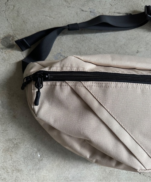 MEI（メイ）の「ST: MEI メイ BOTTOMLINE L ボトムライン Lサイズ　ボディバッグ（ボディバッグ/ウエストポーチ・レディース・ブラック/グレー/ベージュ・FREE）」の19枚目の写真