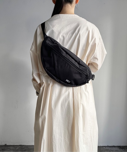 MEI（メイ）の「ST: MEI メイ BOTTOMLINE L ボトムライン Lサイズ　ボディバッグ（ボディバッグ/ウエストポーチ・レディース・ブラック/グレー/ベージュ・FREE）」の22枚目の写真