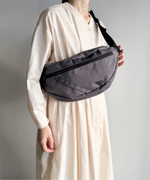 MEI（メイ）の「ST: MEI メイ BOTTOMLINE L ボトムライン Lサイズ　ボディバッグ（ボディバッグ/ウエストポーチ・レディース・ブラック/グレー/ベージュ・FREE）」の12枚目の写真