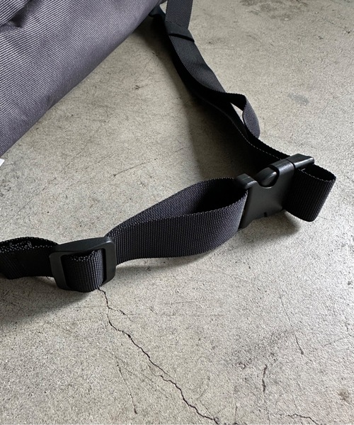 MEI（メイ）の「ST: MEI メイ BOTTOMLINE L ボトムライン Lサイズ　ボディバッグ（ボディバッグ/ウエストポーチ・レディース・ブラック/グレー/ベージュ・FREE）」の14枚目の写真