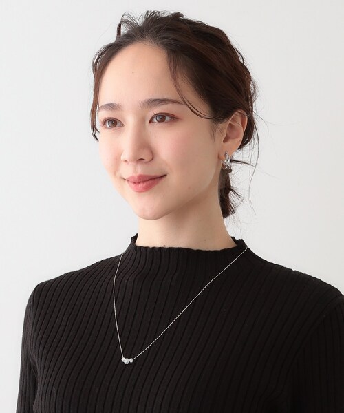 SHOO・LA・RUE（シューラルー）の「スリーパヴェプチネックレス（ネックレス・レディース・ピンクゴールド/シルバー/ゴールド・00）」の4枚目の写真