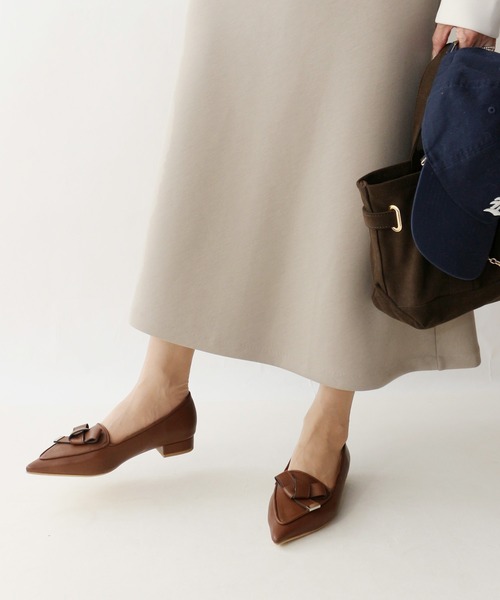 Fin（フィン）の「ポインテッドトゥリボンローファー【低反発スポンジ入り】（ローファー・レディース・ブラック/ブラウン/アイボリー・22.5cm/23cm/23.5cm/24cm/24.5cm/25cm）」の3枚目の写真