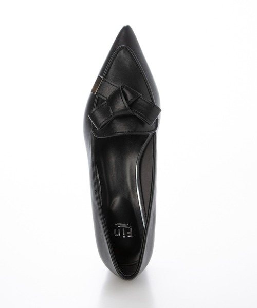 Fin（フィン）の「ポインテッドトゥリボンローファー【低反発スポンジ入り】（ローファー・レディース・ブラック/ブラウン/アイボリー・22.5cm/23cm/23.5cm/24cm/24.5cm/25cm）」の6枚目の写真