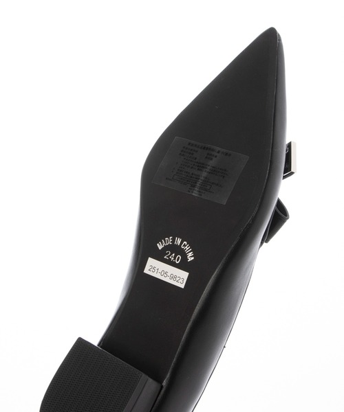 Fin（フィン）の「ポインテッドトゥリボンローファー【低反発スポンジ入り】（ローファー・レディース・ブラック/ブラウン/アイボリー・22.5cm/23cm/23.5cm/24cm/24.5cm/25cm）」の7枚目の写真