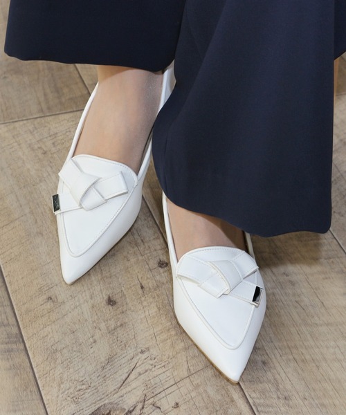 Fin（フィン）の「ポインテッドトゥリボンローファー【低反発スポンジ入り】（ローファー・レディース・ブラック/ブラウン/アイボリー・22.5cm/23cm/23.5cm/24cm/24.5cm/25cm）」の15枚目の写真