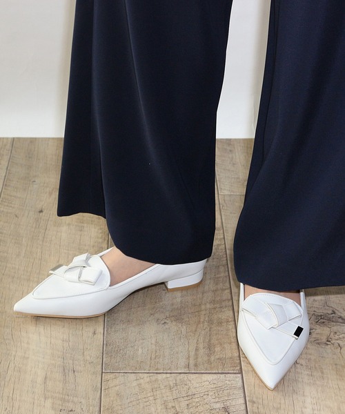 Fin（フィン）の「ポインテッドトゥリボンローファー【低反発スポンジ入り】（ローファー・レディース・ブラック/ブラウン/アイボリー・22.5cm/23cm/23.5cm/24cm/24.5cm/25cm）」の16枚目の写真