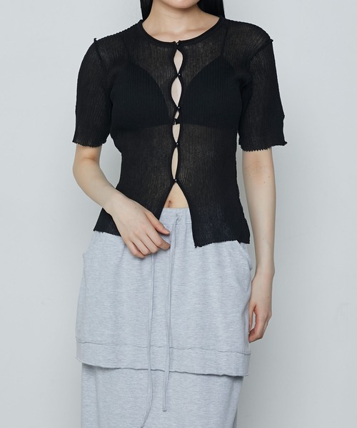 le ELMi(ルエルミ)の「Sheer rib hole half sleeve cardigan / シアー リブ ホール ハーフスリーブ カーディガン(カーディガン/ボレロ・レディース・ブラック/ベージュ/ピンク/ブルー・FREE)」の21枚目の写真