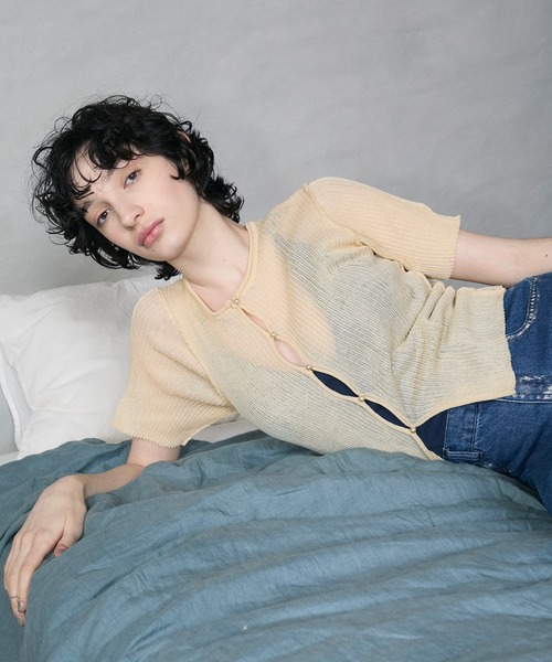 le ELMi(ルエルミ)の「Sheer rib hole half sleeve cardigan / シアー リブ ホール ハーフスリーブ カーディガン(カーディガン/ボレロ・レディース・ブラック/ベージュ/ピンク/ブルー・FREE)」の18枚目の写真