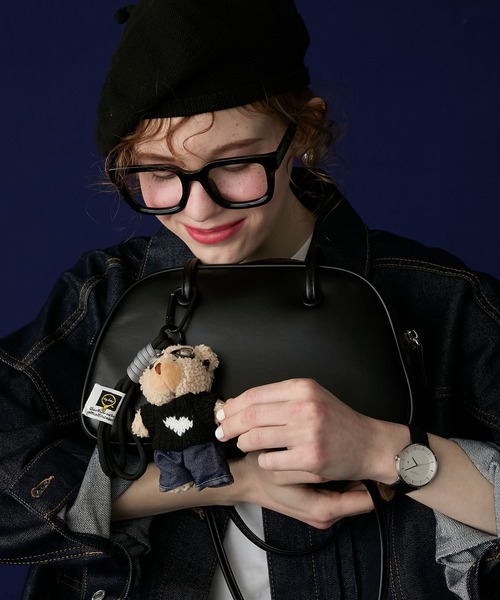 BONLECILL Marche（ボンルシールマルシェ）の「【BONLECILL Marche】デニムくまさんマスコット／ぬいぐるみキーホルダー（キーホルダー・レディース・ブラック/レッド・FREE）」の2枚目の写真