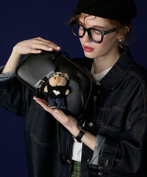 BONLECILL Marche（ボンルシールマルシェ）の「【BONLECILL Marche】デニムくまさんマスコット／ぬいぐるみキーホルダー（キーホルダー・レディース・ブラック/レッド・FREE）」の4枚目の写真