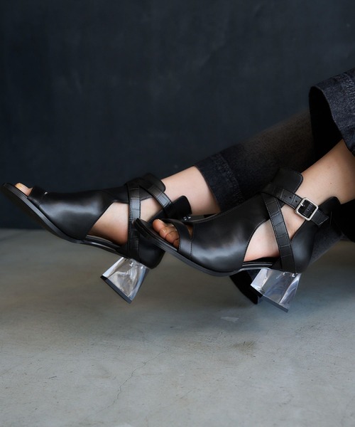 HARE(ハレ)の「デザインクリアヒールブーサン(サンダル・レディース・ブラック/シルバー/ブラック系その他・LARGE/MEDIUM)」の6枚目の写真