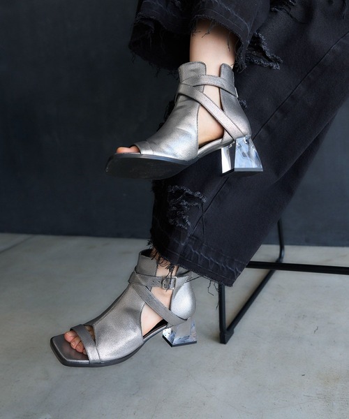 HARE(ハレ)の「デザインクリアヒールブーサン(サンダル・レディース・ブラック/シルバー/ブラック系その他・LARGE/MEDIUM)」の8枚目の写真