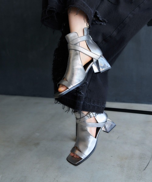 HARE(ハレ)の「デザインクリアヒールブーサン(サンダル・レディース・ブラック/シルバー/ブラック系その他・LARGE/MEDIUM)」の11枚目の写真