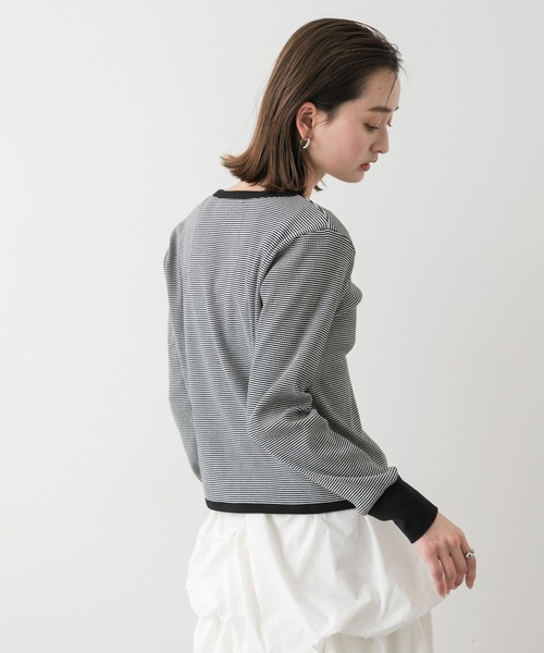 SENSE OF PLACE by URBAN RESEARCH(センスオブプレイスバイアーバンリサーチ)の「Vネックバイカラートップ(Tシャツ/カットソー・レディース・レッド系その他/ホワイト系その他/ブラック系その他・ONE)」の9枚目の写真