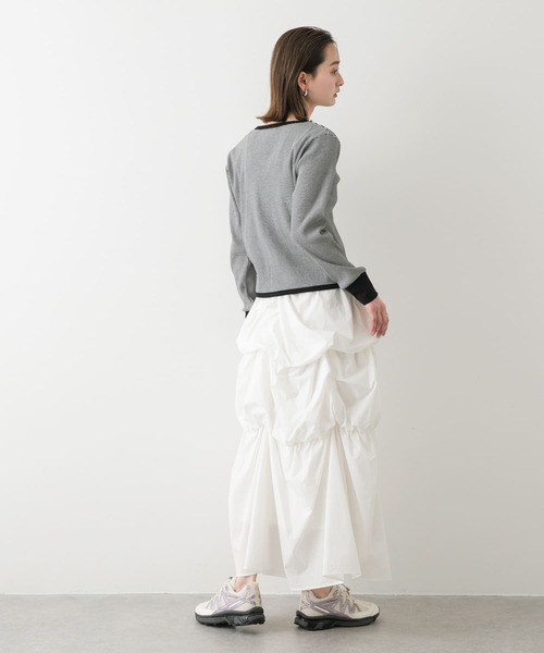 SENSE OF PLACE by URBAN RESEARCH(センスオブプレイスバイアーバンリサーチ)の「Vネックバイカラートップ(Tシャツ/カットソー・レディース・レッド系その他/ホワイト系その他/ブラック系その他・ONE)」の13枚目の写真
