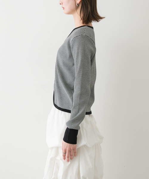 SENSE OF PLACE by URBAN RESEARCH(センスオブプレイスバイアーバンリサーチ)の「Vネックバイカラートップ(Tシャツ/カットソー・レディース・レッド系その他/ホワイト系その他/ブラック系その他・ONE)」の19枚目の写真