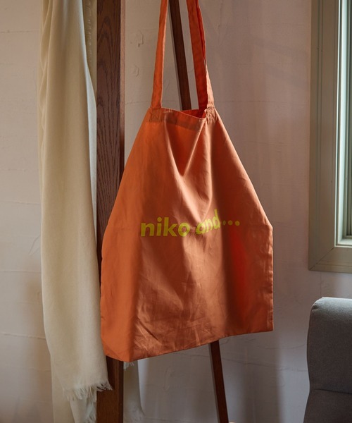 niko and...(ニコアンド)の「オリジナル ニコロゴ カラートート(トートバッグ・レディース・オレンジ/ライトグレー/ブルー/ブラック/ピンク/ブラウン/その他3/その他2/その他1・0)」の6枚目の写真