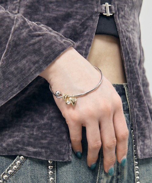 GOLDY（ゴールディ）の「ペピー ハート チャーム バングル（バングル/リストバンド・レディース・シルバー×ゴールド/ゴールド/シルバー・FREE）」の9枚目の写真