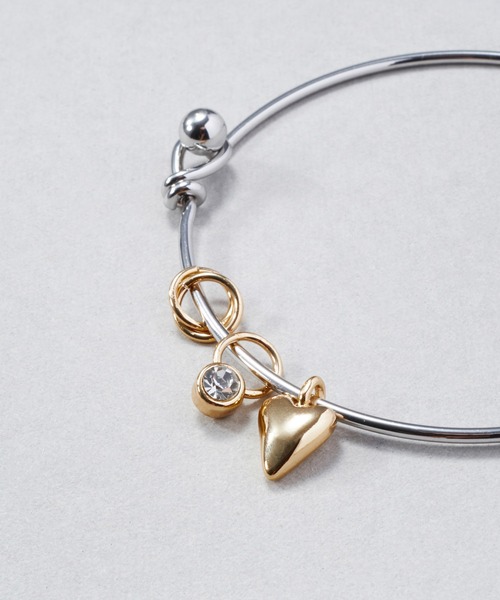 GOLDY（ゴールディ）の「ペピー ハート チャーム バングル（バングル/リストバンド・レディース・シルバー×ゴールド/ゴールド/シルバー・FREE）」の10枚目の写真