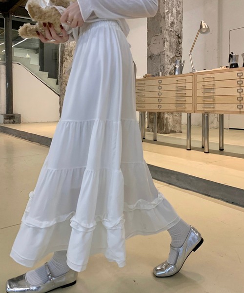 shopnikoniko（ショップニコニコ）の「ロングスカート 白 黒 フリル ティアード ロング ボリューム スカート（スカート・レディース・ホワイト/ブラック・フリー）」の16枚目の写真