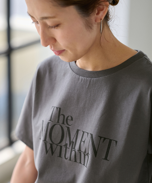 FRAMeWORK（フレームワーク）の「LOGOプリントTシャツ（Tシャツ/カットソー・レディース・ブラウン/ホワイト系その他/スミクロ・FREE）」の21枚目の写真