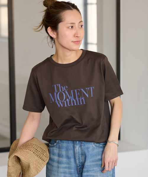 FRAMeWORK（フレームワーク）の「LOGOプリントTシャツ（Tシャツ/カットソー・レディース・ブラウン/ホワイト系その他/スミクロ・FREE）」の5枚目の写真
